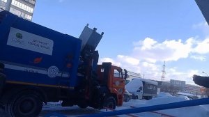 Мусоровоз KAMAZ САХ РАРЗ мк - 4554 - 06 приехал к нам забирать