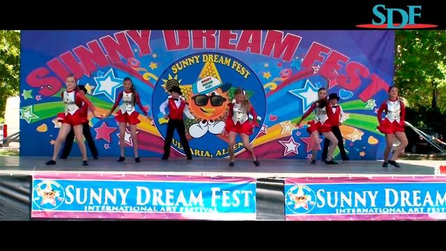 Народний ансамбль естрадного танцю "Сузіря" м.Кривий Ріг - "Jazz"| SUNNY DREAM FEST 2018 смотреть онлайн