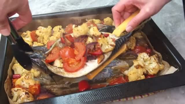 Скумбрия В духовке🔥🔥 Готовлю каждую неделю здоровый и дешевый рецепт🔥🔥 Скумбрия вкуснее лосося🤩 смотреть онлайн