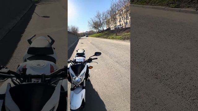 Лучший мотоцикл для новичка - Honda CB400 FA смотреть онлайн