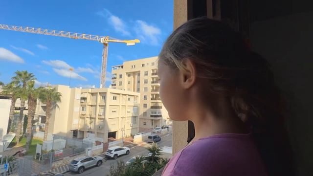 Как работает строительный кран и кто им управляет смотреть онлайн