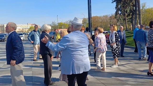 ТЫ МОЙ БУКЕТ РЯБИНЫ🌺🌿 ТАНЦЫ🌺🌿 ХАРЬКОВ 2025 смотреть онлайн