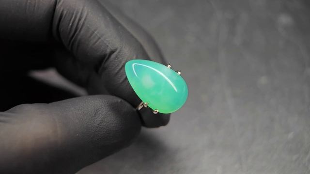 Хризопраз кабошон груша 21х13 мм, 11,65 карат смотреть онлайн