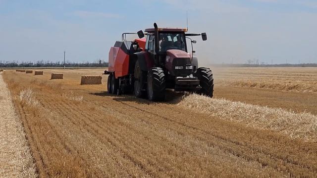 Пресс-подборщик "старичок" KUHN LSB1270 смотреть онлайн