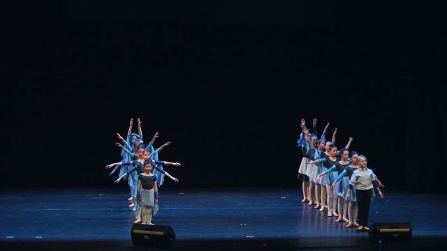 Долев в танце Little mermaid