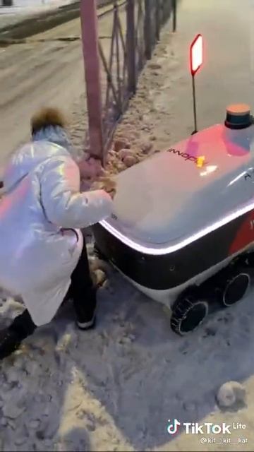 Спасли малыша из Яндекс доставки! смотреть онлайн