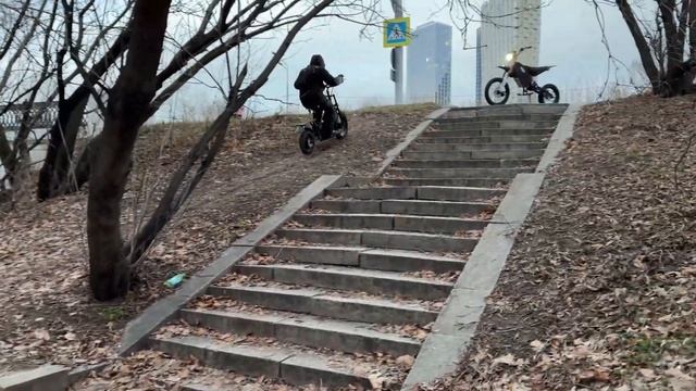 Тест-драйв электропитбайков: Charger MX с цепным приводом ?