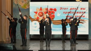 Синьорины - карабинеры Сибири, шк.№7 на сцене ДК Горького