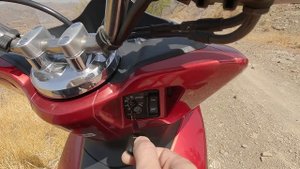 Honda PCX. Как завести и пользоваться органами управления