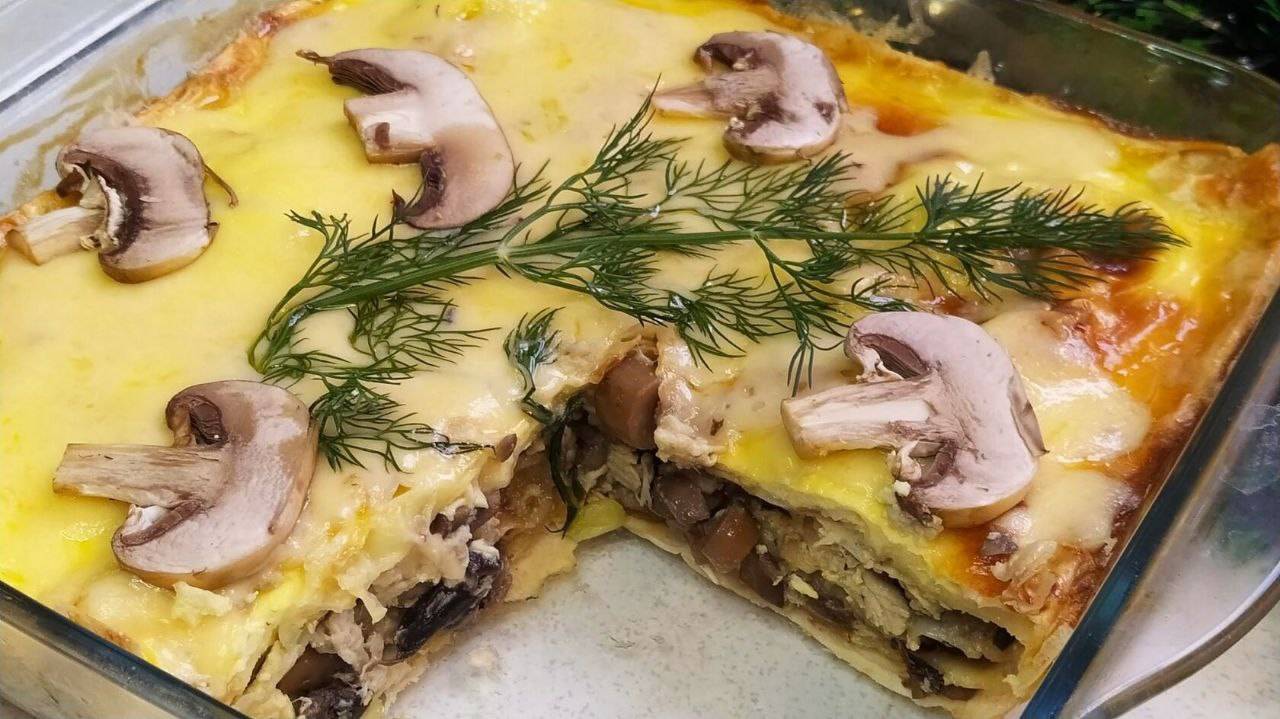 Пирог из лаваша с грибами и курицей. Закуска на праздничный стол