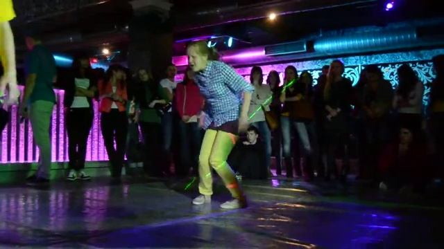 Склюев vs Светка показательный батл Locking