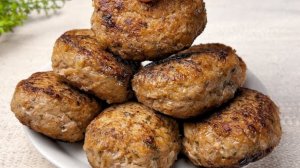 Сочные котлеты за несколько рублей! Теперь готовлю только так!🥩