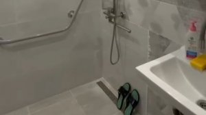Душевая комната для инвалида колясочника в квартире многоэтажки