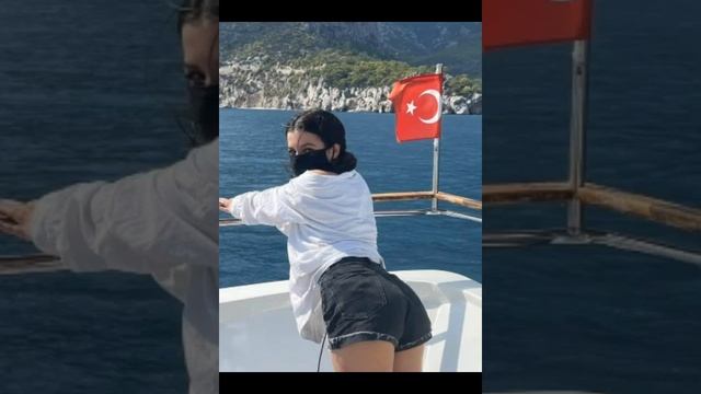 попробуй не кончить на Амину терлиндебае метроном чел смотреть онлайн