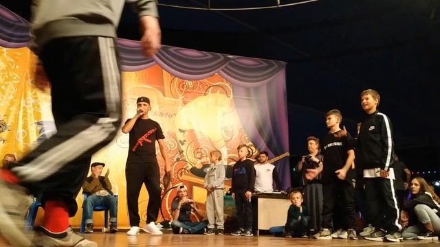 Чемпионат по-брейкдансу Ростов-на-Дону. 1 место. b-boy Мирон и b-boy Ворон. смотреть онлайн