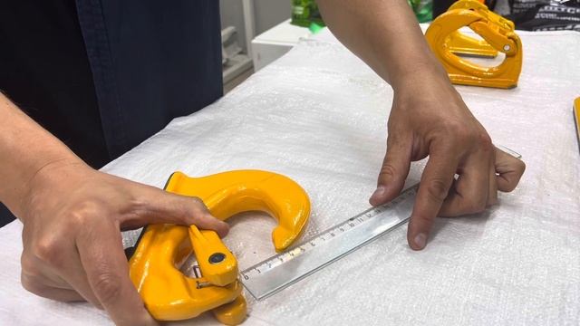 Приварные крюки для экскаватора или фронтального пог?