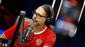 Вице-президент Венесуэлы пришел на радиоэфир в футболке сборной РФ