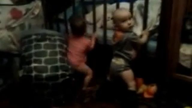 малыши танцуют смотреть онлайн