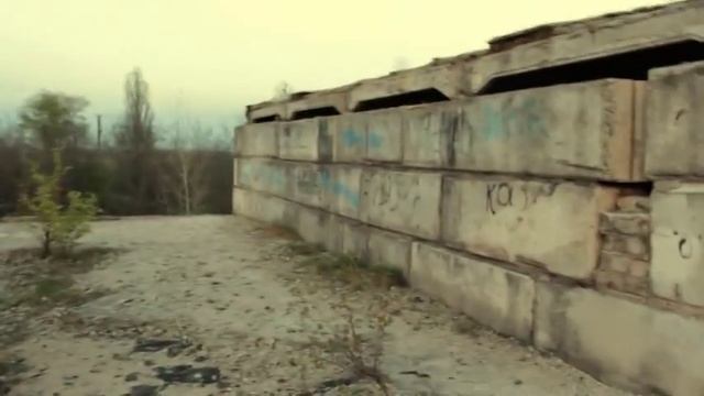 За кадрами