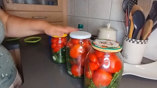 соленые помидоры 🍅Мы замариновали наши свежие помид? смотреть онлайн