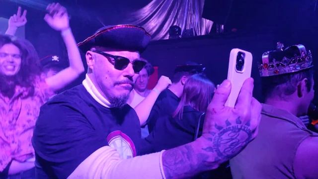 АЛЕКСАНДР ПИСТОЛЕТОВ И СЕРГЕЙ СИМОНОВ - ЦАРЬ ГОРОХ ИОН смотреть онлайн