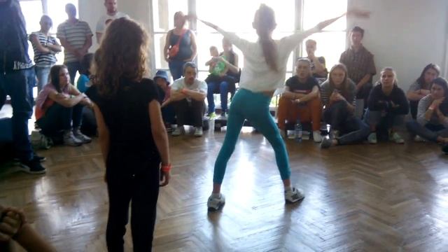 Девочка взорвала зал,батли. смотреть онлайн