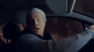 Роды в машине.