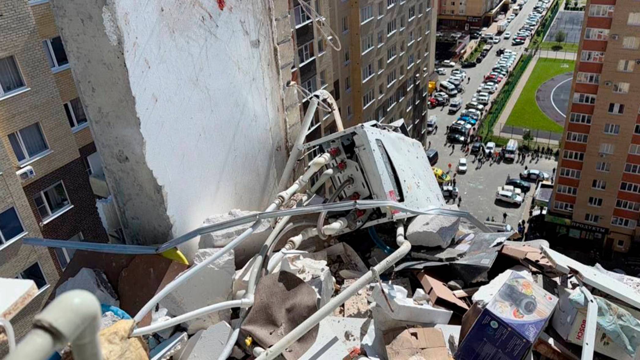 Режим ЧС введен в Ставрополе после взрыва в многоэтажке. Пострадали три человека