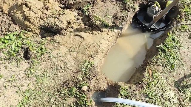 Очевидный выбор источника воды // мини скважина, котор?