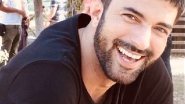 БЕЗУМНО КРАСИВА! Вот как выглядит жена актера - Энгин Акюрек смотреть онлайн