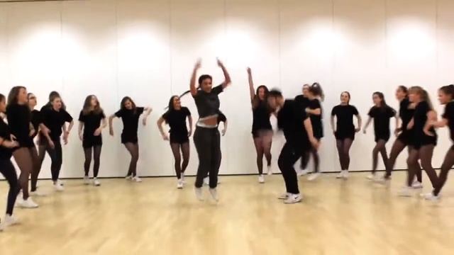 Танец. Радик Бадалов смотреть онлайн