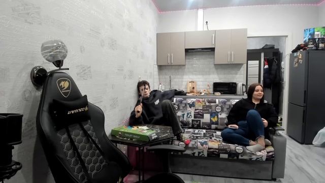 ИРЛ СВИДАНИЯ (ft. Мафаня, СБомба, Бебрина и Бугор) смотреть онлайн