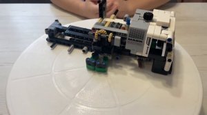 Конструктор LEGO Technic Электрический мусоровоз Mack LR 42167