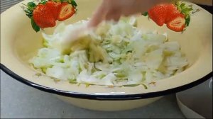 салат "нежный" из перезрелых и переросших огурцов