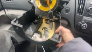Снятие подрулевого переключателя света на Киа Сид 1 по