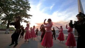 Флэшмоб по русски   2  'СИБИРСКИЙ ХОРОВОД'!!! Russian style flash mob  from Siberia