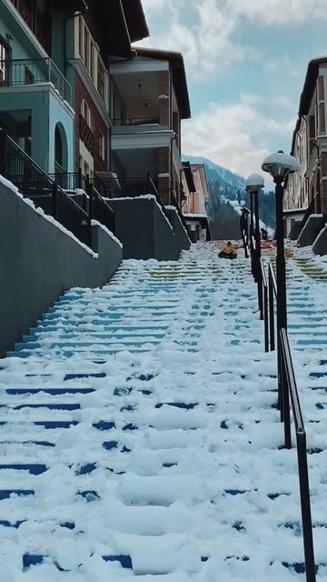 Спуск с большой лестницы на ватрушке ! Сочинский экстр смотреть онлайн