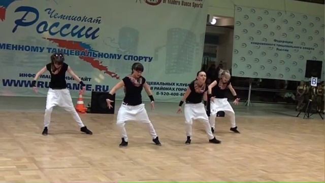 шоу-группа ''Маленький принц'' стрит-шоу 2012.flv смотреть онлайн