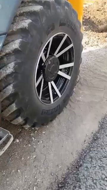 Самый крутой экскаватор-погрузчик смотреть онлайн