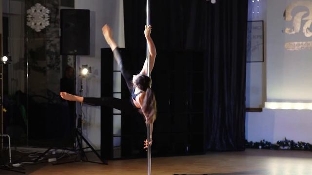 Арина Большакова - преподаватель Pole Positions Moscow смотреть онлайн