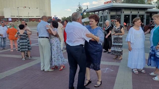 А любовь, пьяная вишня... 30.06.24... смотреть онлайн