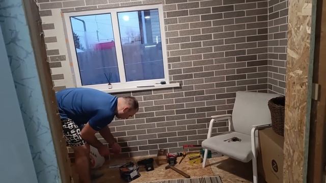 ЛИШИЛИ РАБОТЫ И ЗАРАБОТКАВЫРАВНИВАЕМ СТЕНЫОБРЕЗАЛА