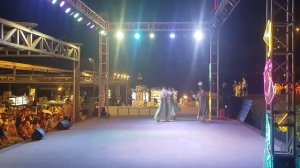 Прекрасный танец китайских девушек