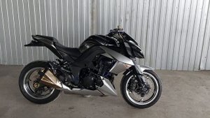 Kawasaki Z1000 4 поколения - самый легкий и быстрый из серии "Z