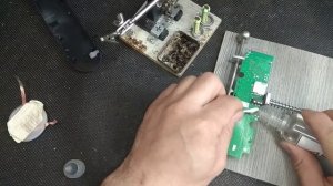 Ремонт блютуз колонки tracer, не заряжается