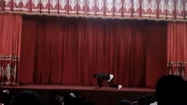 Майкл Джексон! Круто Танцует! Шохжахон Мадалимов! 15-Февраль 2017 г. 21 л. смотреть онлайн