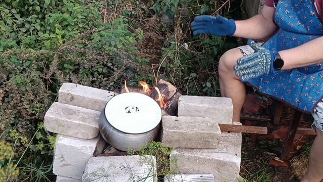 Любимое блюдо миллиардов людей, в чугунке, на открытом смотреть онлайн