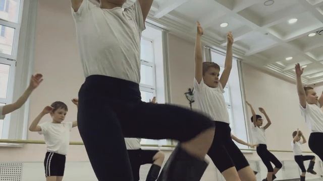 Урок по народному танцу (КАРУСЕЛЬ, мальчики) 23 января 2024 г. смотреть онлайн