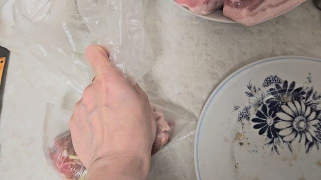 Очень вкусная вареная свиная грудинка. На бутерброд и
