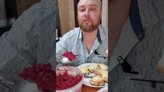 Про московских уток. Ем отбивные куриные и салат из св? смотреть онлайн